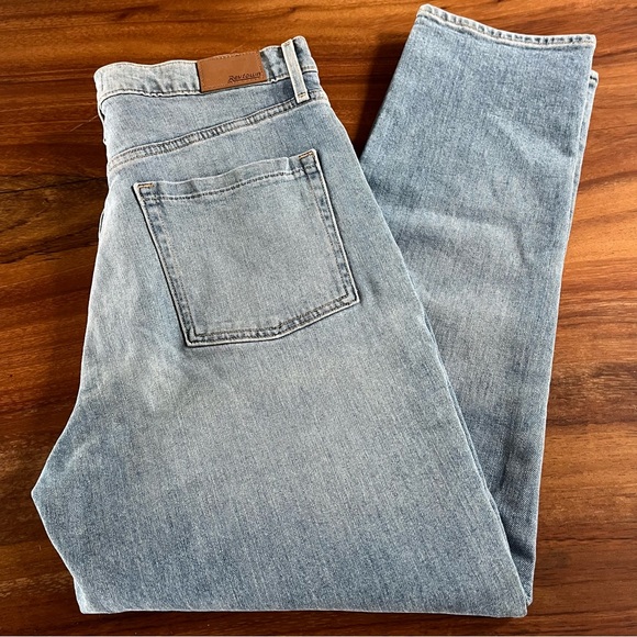 REVtown High Rise Straight Jeans Sunrise Indigo Wash Light Stretch Sz 32 - Picture 10 of 16